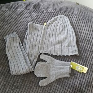 Nui Organic snood and gloves sz 4Y